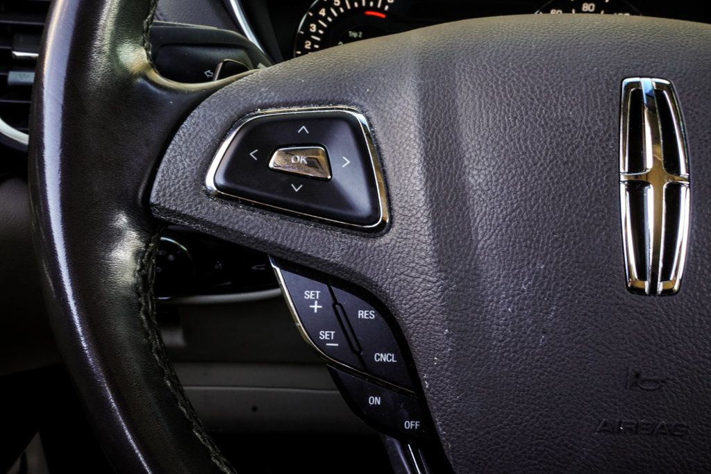 Lincoln MKX photo 30
