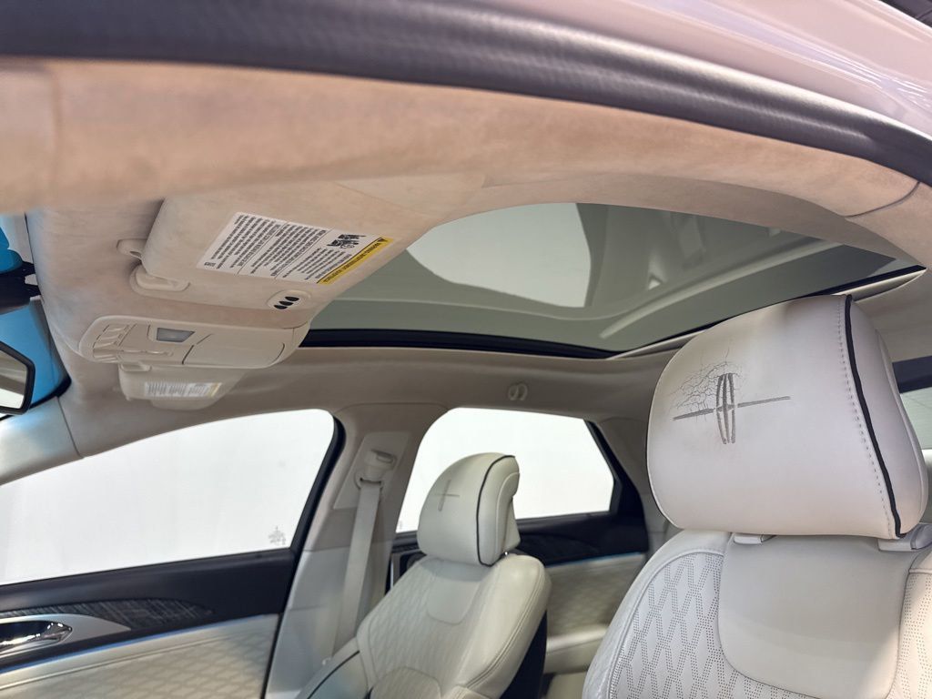2017 Lincoln MKZ Black Label AWD - 23031565 - 27