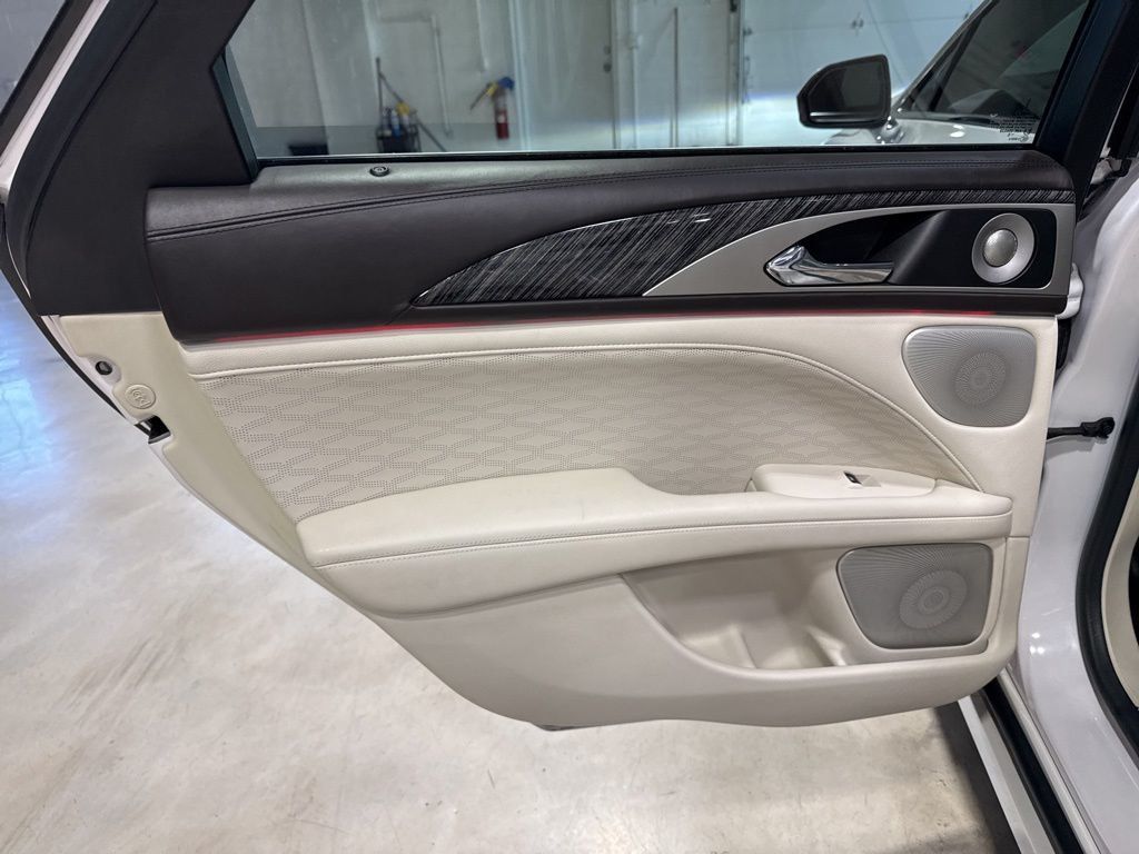 2017 Lincoln MKZ Black Label AWD - 23031565 - 33