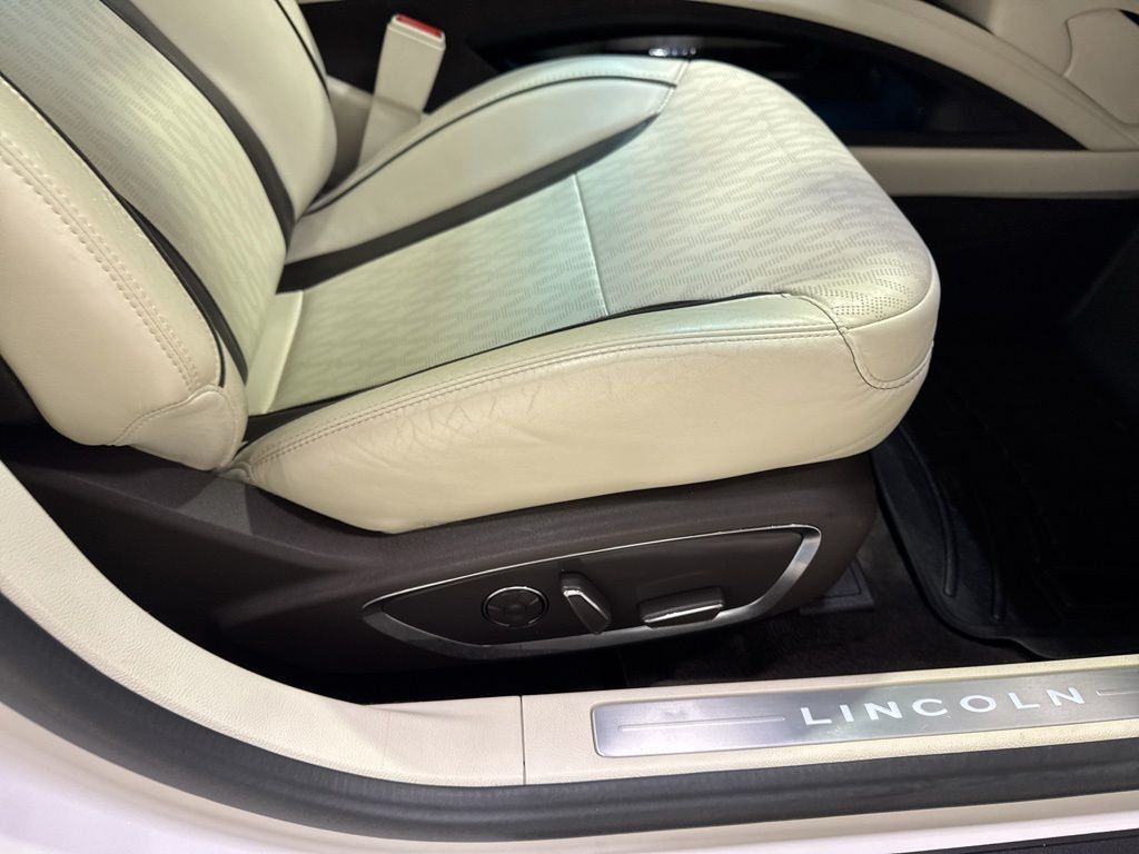 2017 Lincoln MKZ Black Label AWD - 23031565 - 43