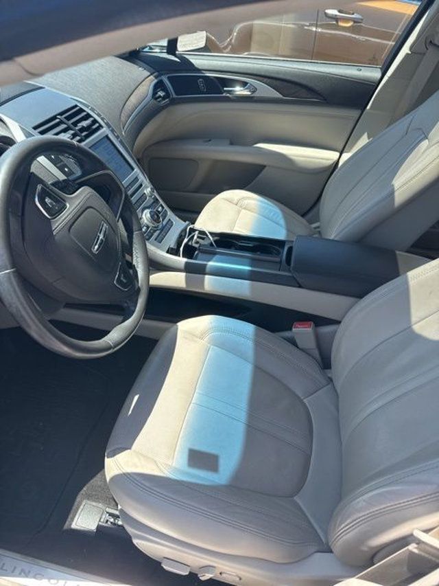 2017 Lincoln MKZ Hybrid Reserve FWD - 23030021 - 13