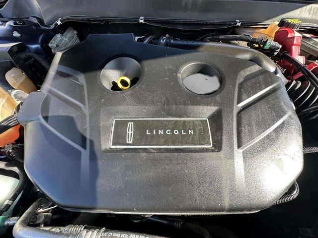 2017 Lincoln MKZ Reserve FWD - 22940960 - 28