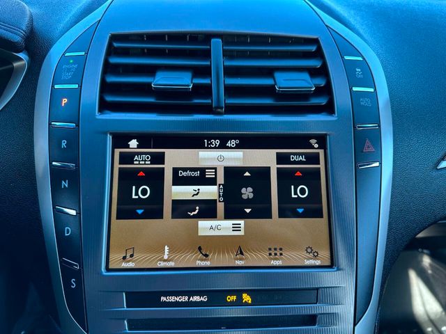 2017 Lincoln MKZ Reserve FWD - 22940960 - 37