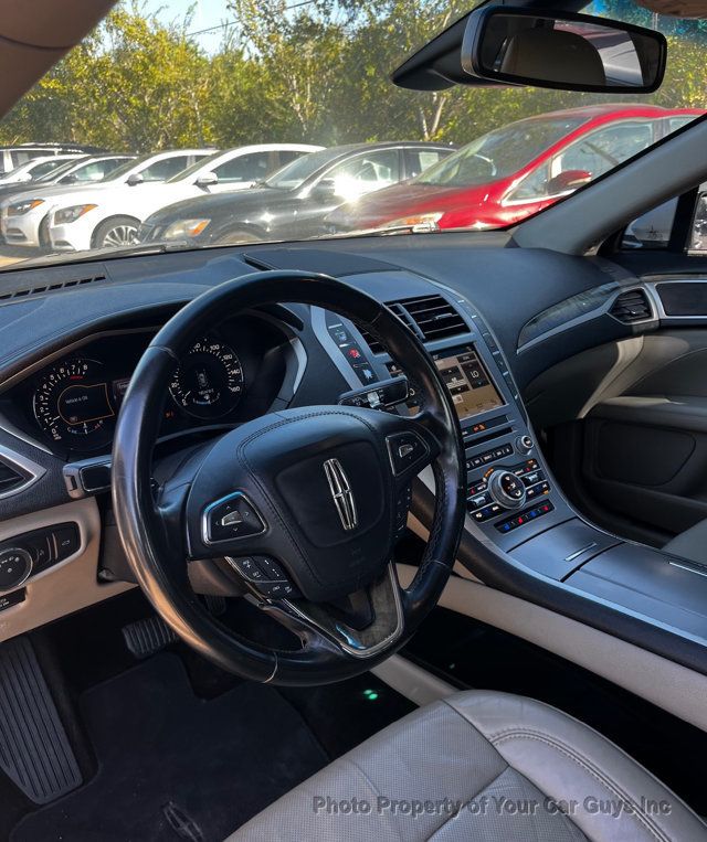 2017 Lincoln MKZ Reserve FWD - 23090944 - 17