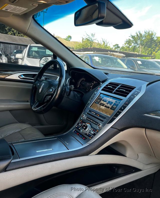 2017 Lincoln MKZ Reserve FWD - 23090944 - 18