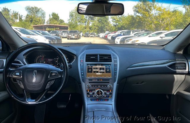 2017 Lincoln MKZ Reserve FWD - 23090944 - 19