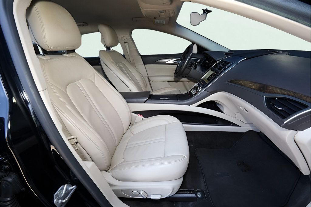 2017 Lincoln MKZ Select photo 12