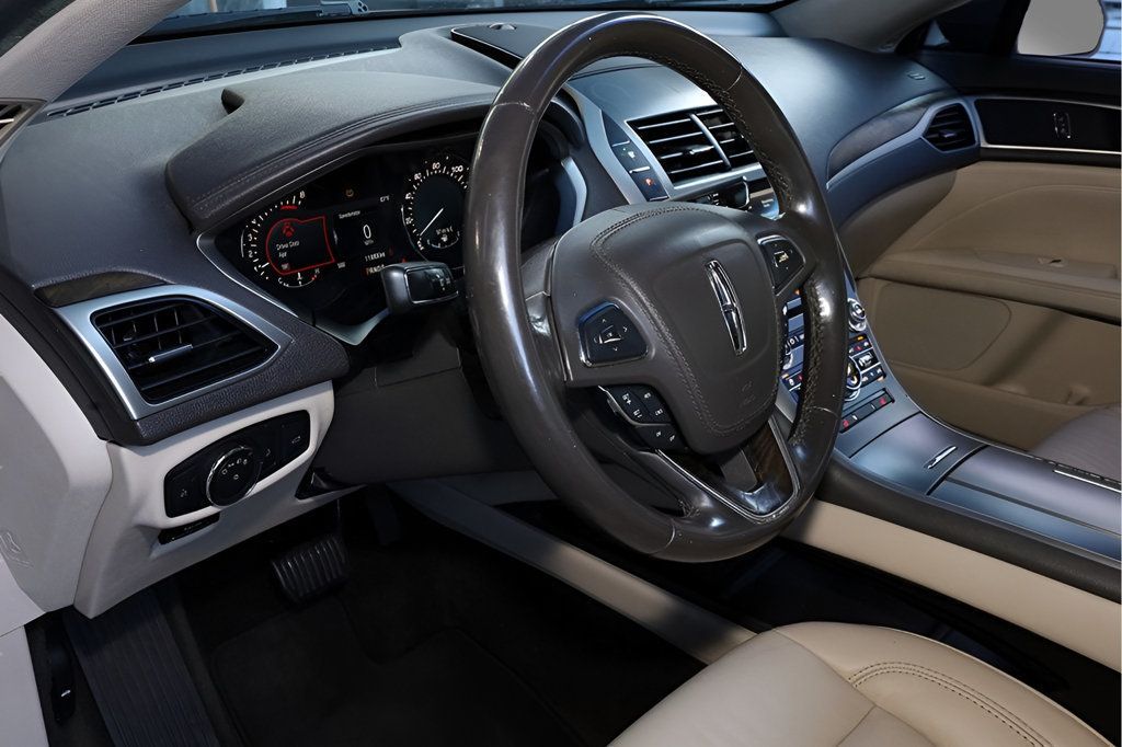 2017 Lincoln MKZ Select photo 17