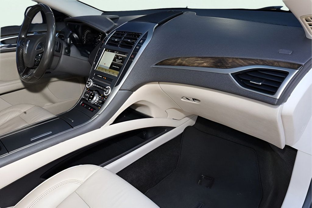 2017 Lincoln MKZ Select photo 18