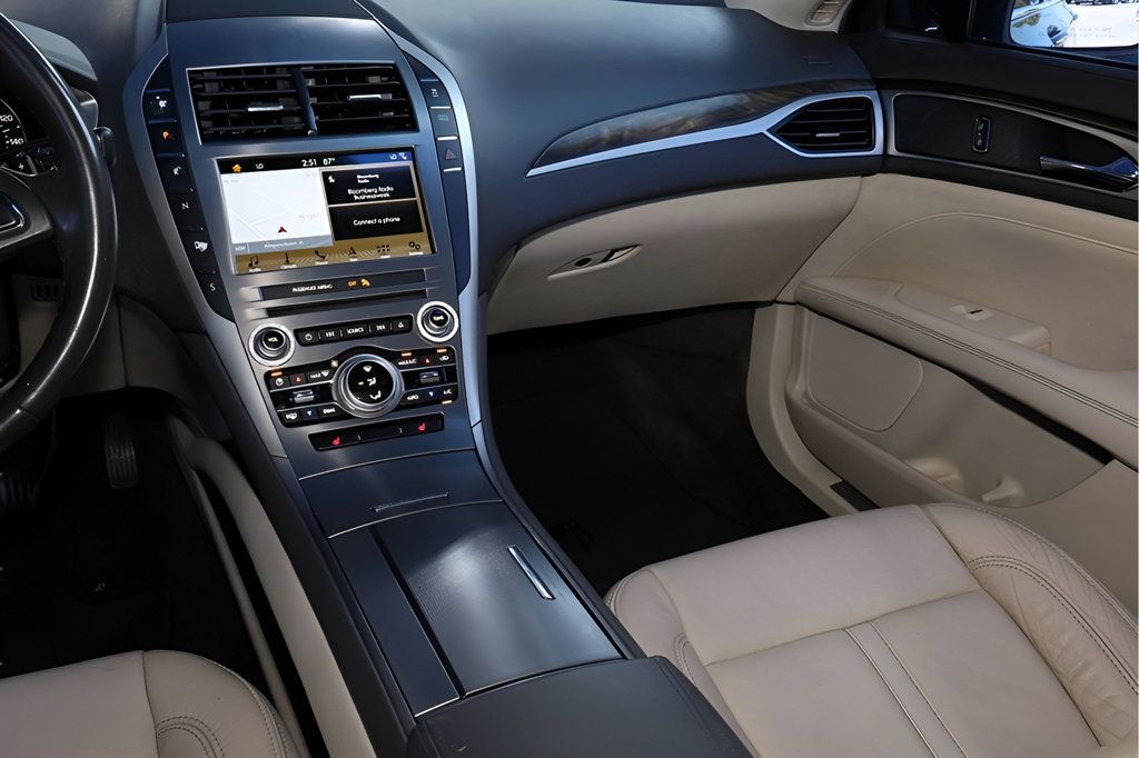 2017 Lincoln MKZ Select photo 19