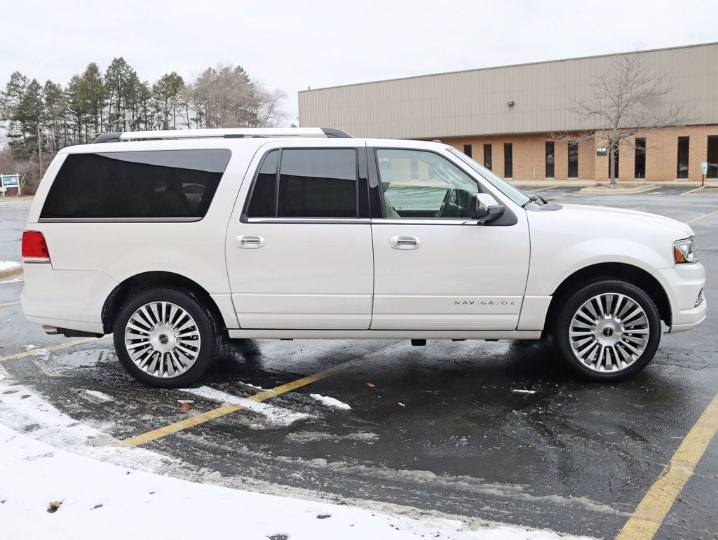 2017 Lincoln Navigator L 4x4 Select - 22747675 - 8