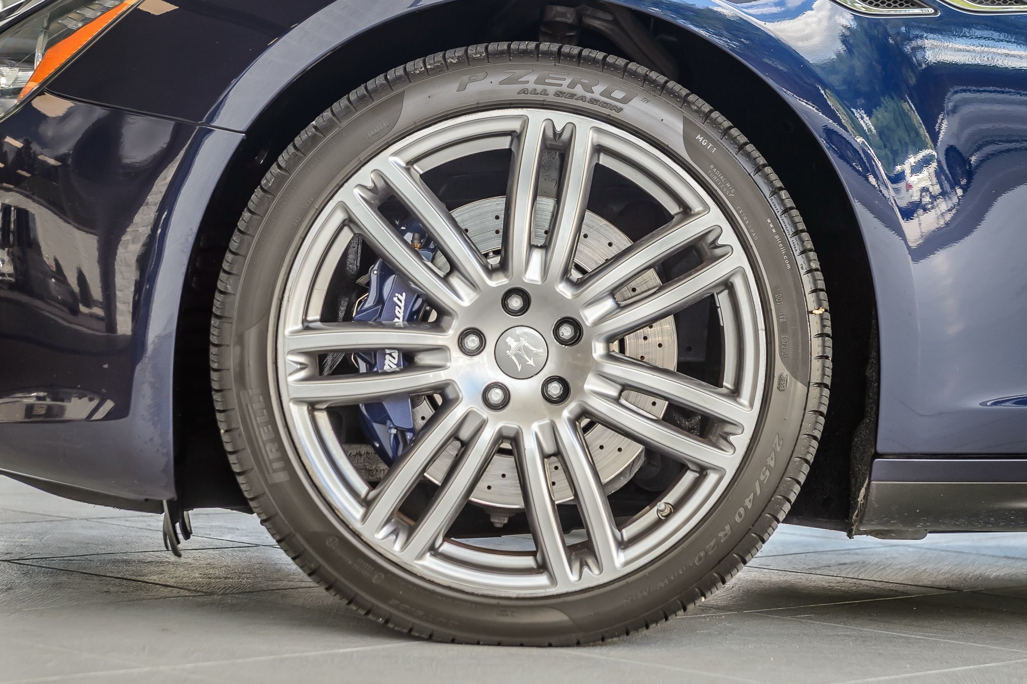 2017 Maserati Ghibli photo 12