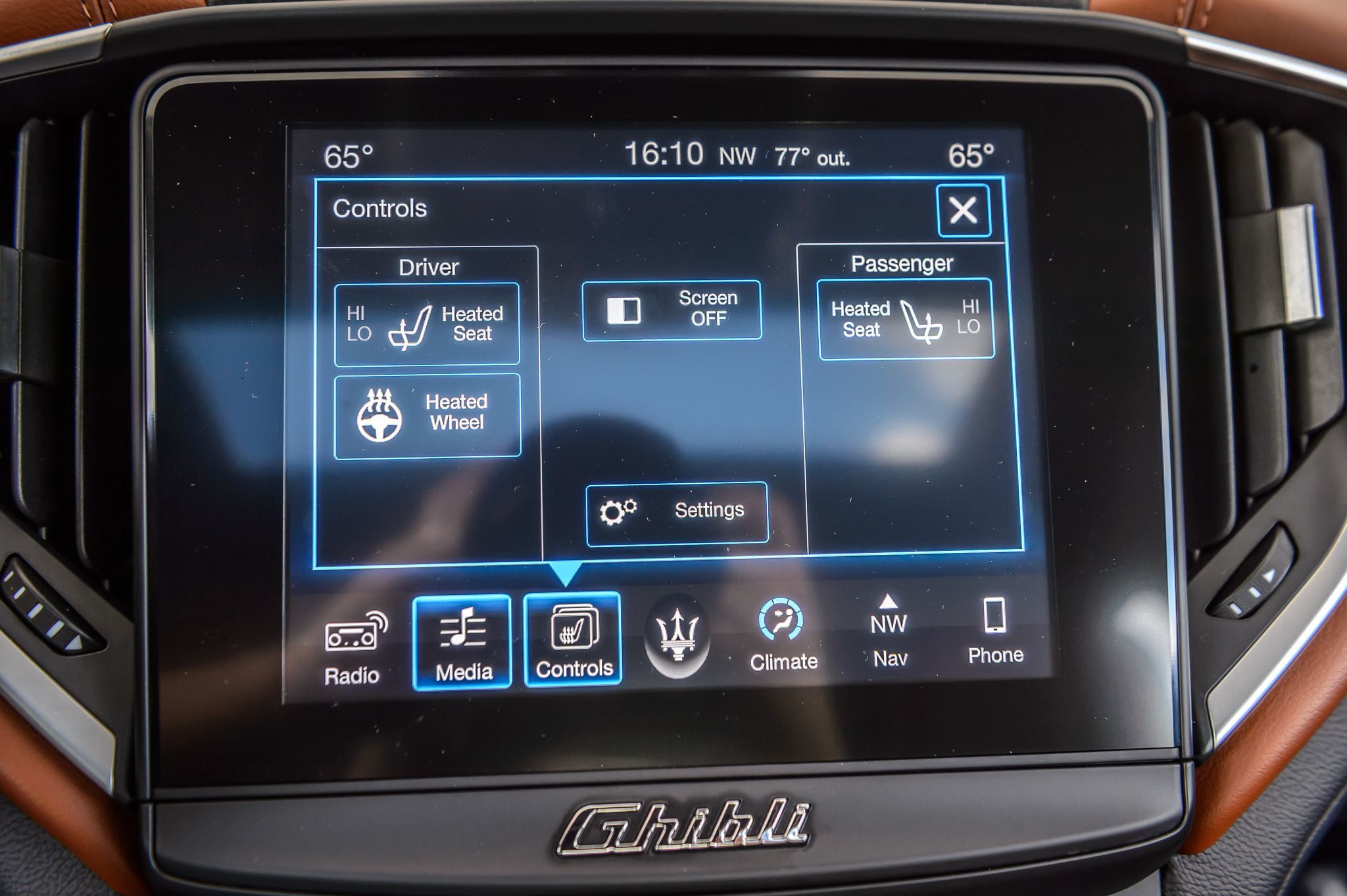 2017 Maserati Ghibli photo 21