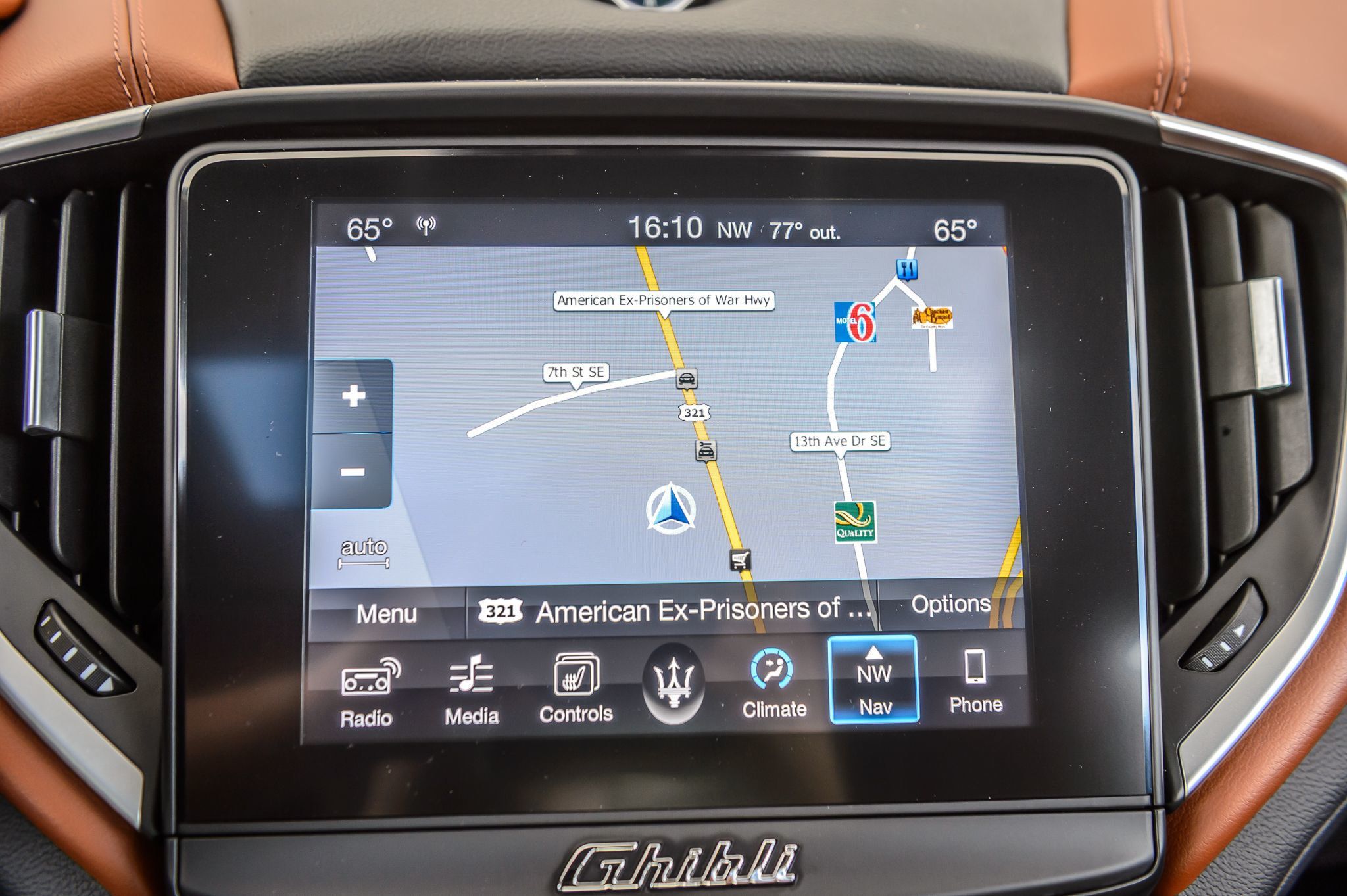 2017 Maserati Ghibli photo 22