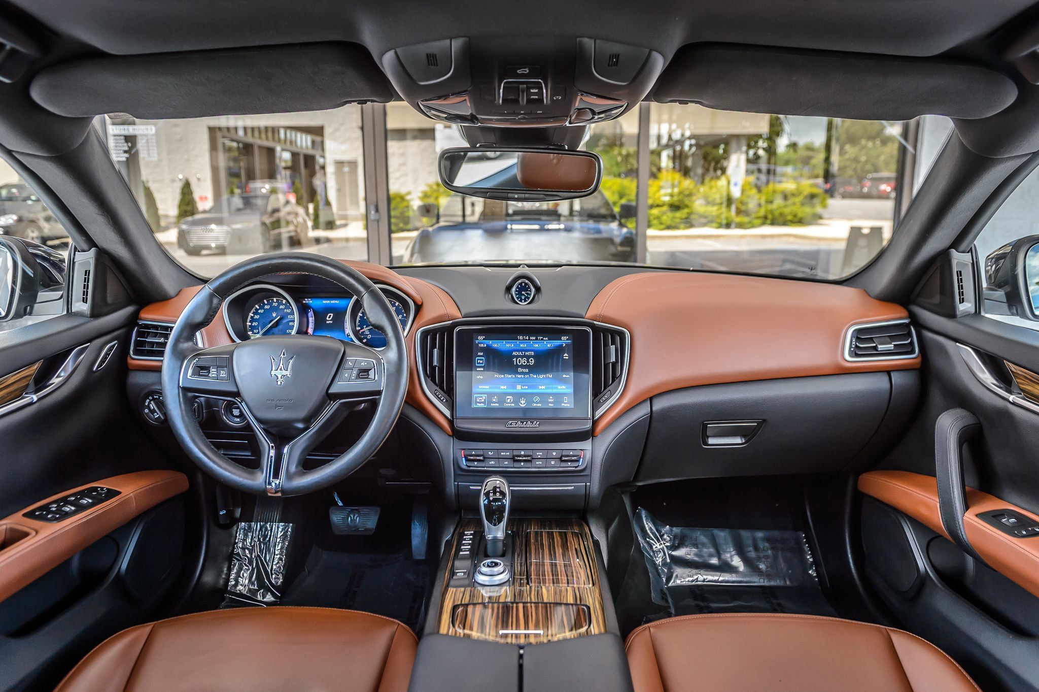 2017 Maserati Ghibli photo 3