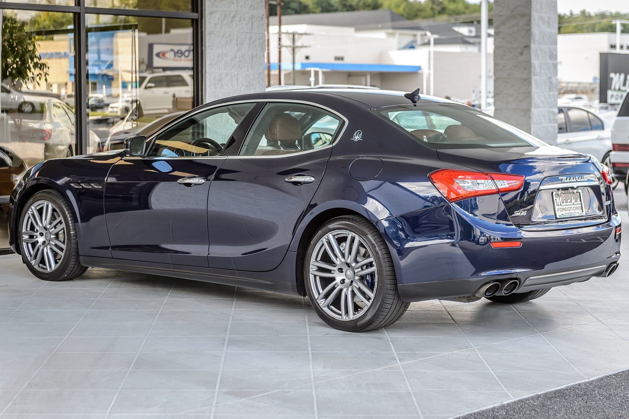 2017 Maserati Ghibli photo 7
