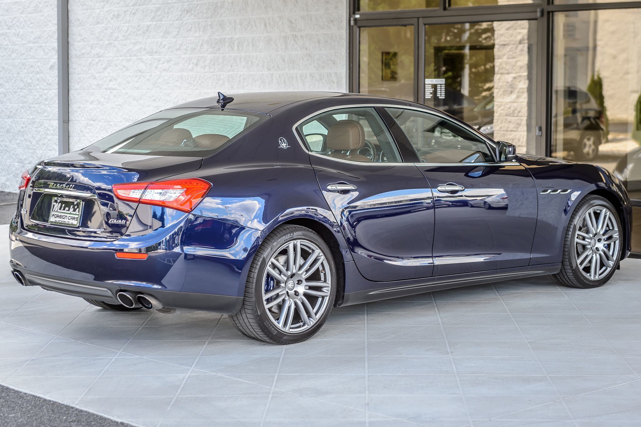 2017 Maserati Ghibli photo 9