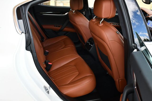 2017 Maserati Ghibli S Q4 3.0L Sedan W/Premium & Driver Assistance Packages - 22902765 - 17