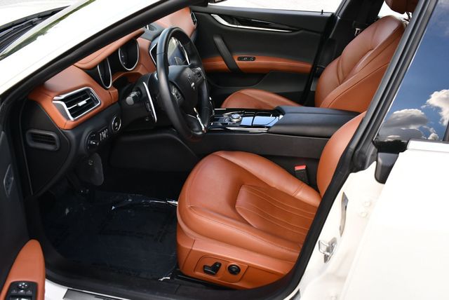 2017 Maserati Ghibli S Q4 3.0L Sedan W/Premium & Driver Assistance Packages - 22902765 - 40