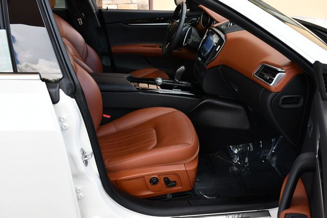 2017 Maserati Ghibli S Q4 3.0L Sedan W/Premium & Driver Assistance Packages - 22902765 - 44