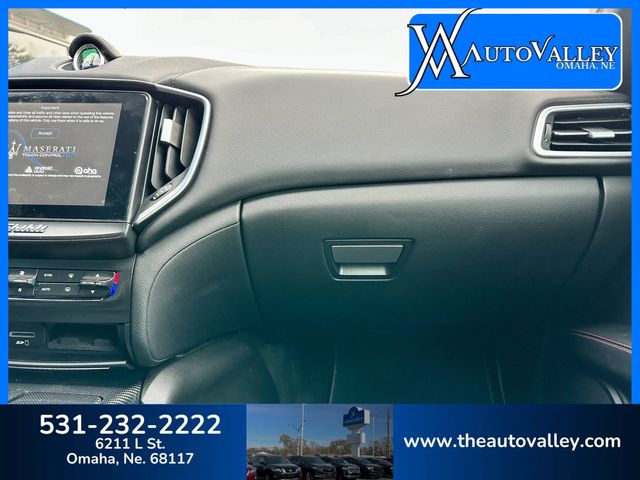 2017 Maserati Ghibli S Q4 Sedan 4D - 22938997 - 44