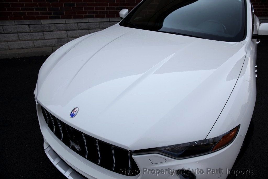 2017 Maserati Levante photo 9