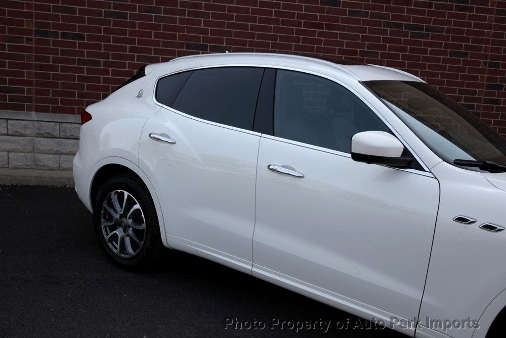 2017 Maserati Levante photo 13