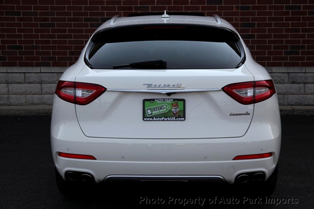 2017 Maserati Levante photo 23