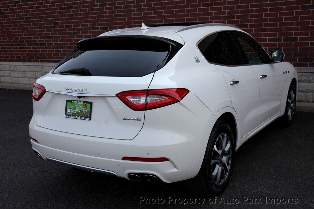 2017 Maserati Levante photo 25