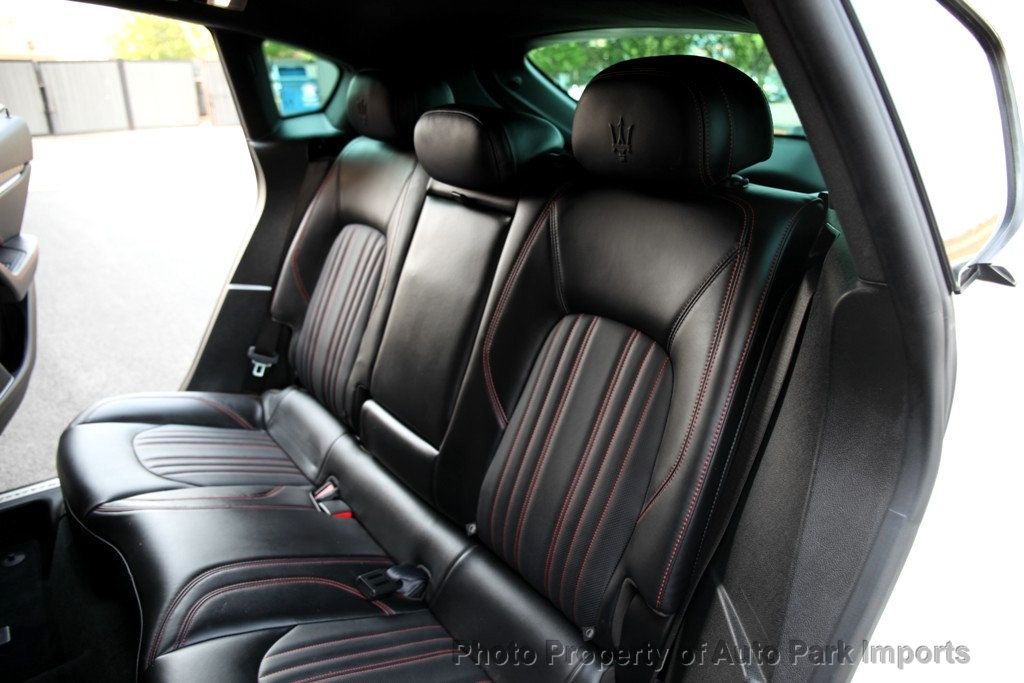 2017 Maserati Levante photo 31