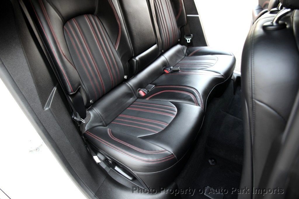 2017 Maserati Levante photo 32