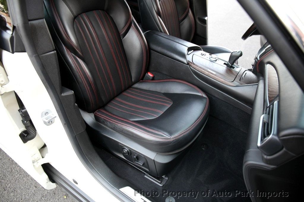 2017 Maserati Levante photo 35
