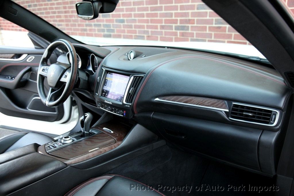 2017 Maserati Levante photo 37