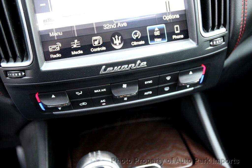 2017 Maserati Levante photo 41