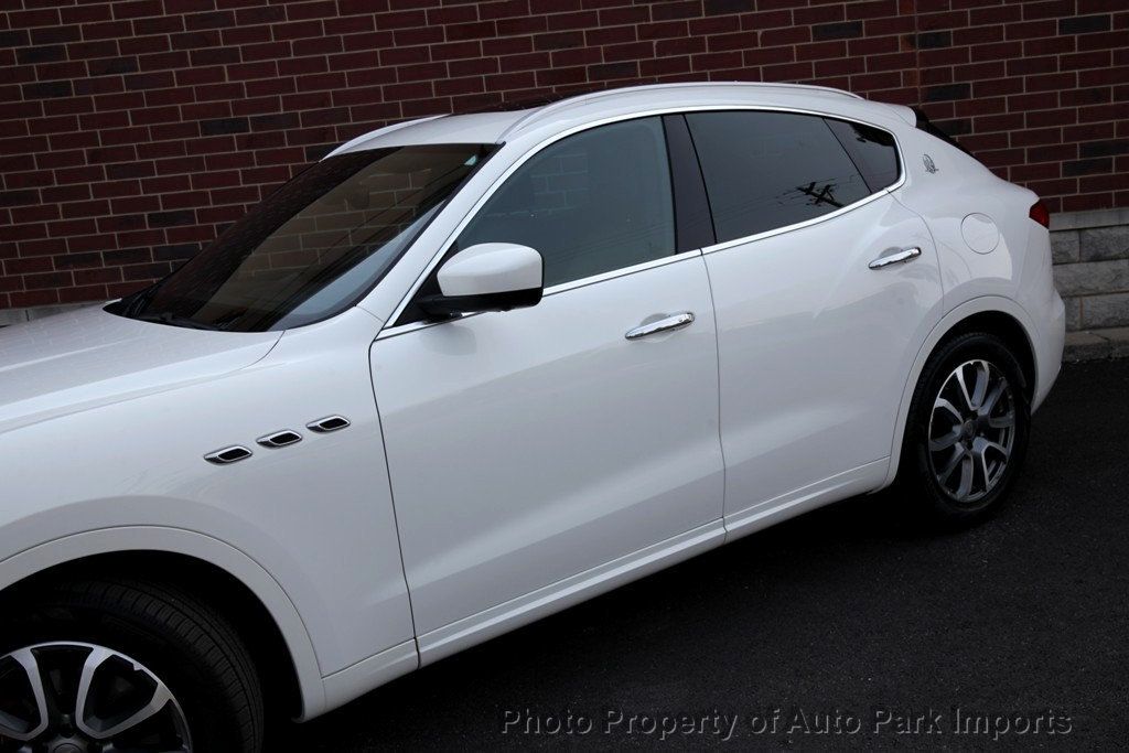 2017 Maserati Levante photo 4