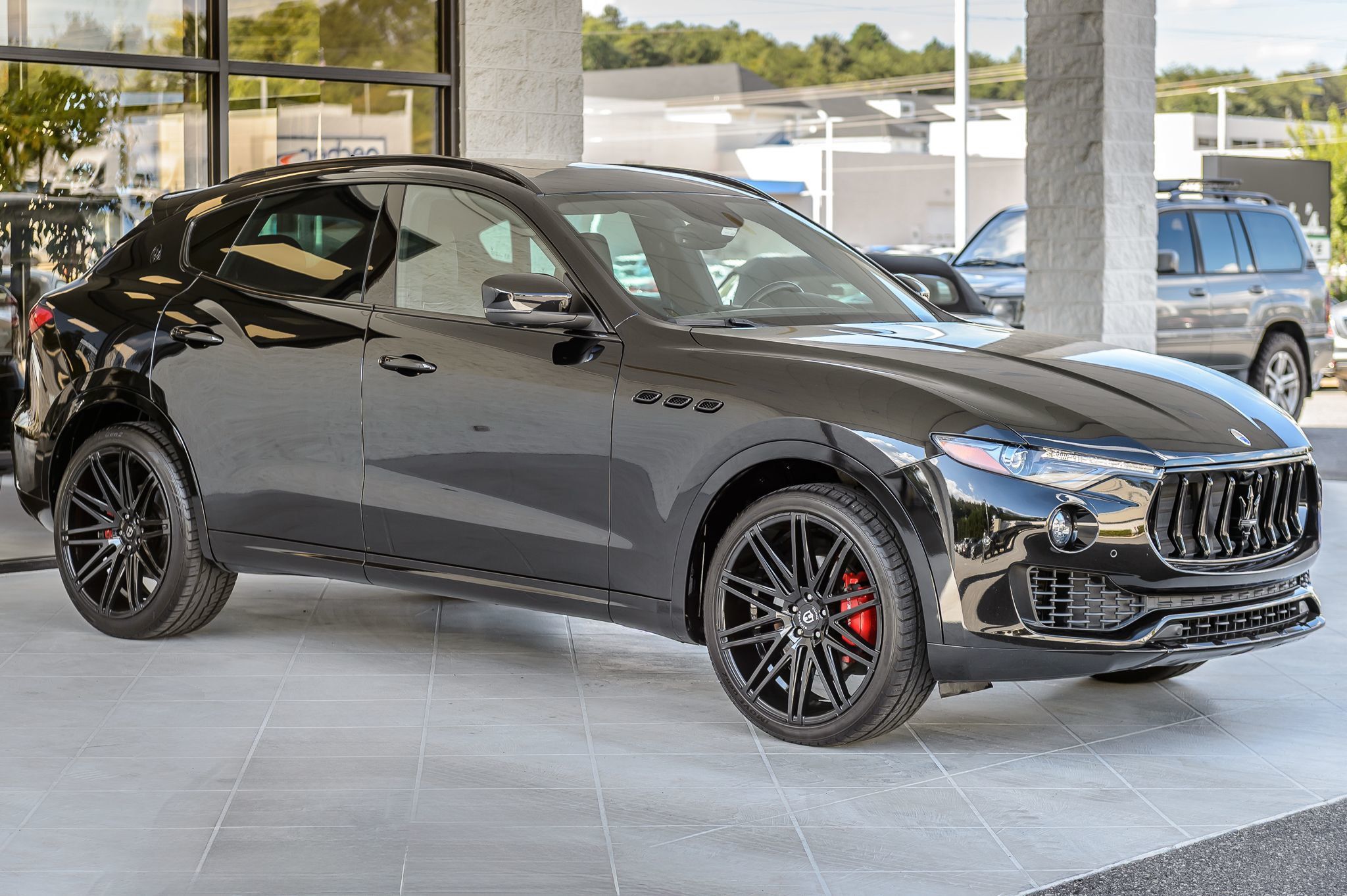 2017 Maserati Levante photo 4