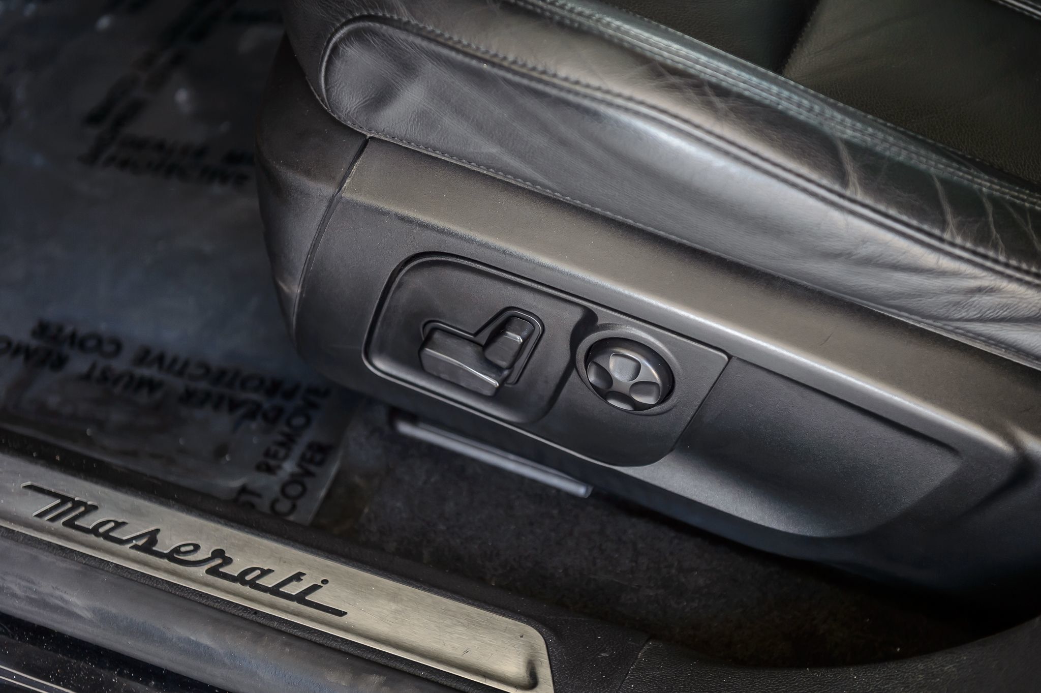 2017 Maserati Levante photo 39