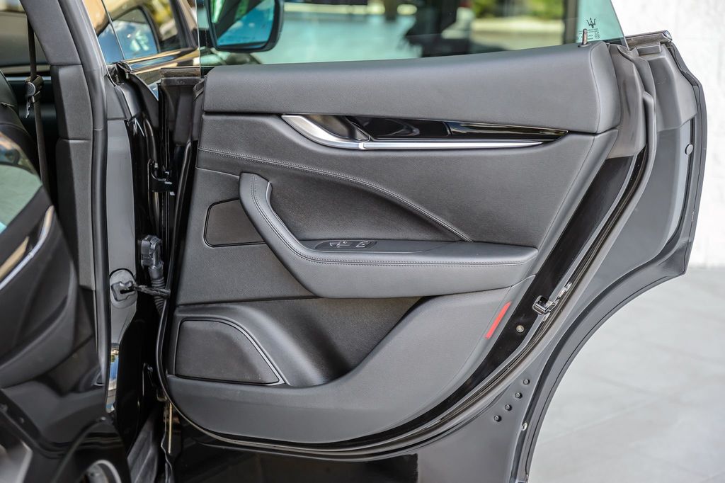 2017 Maserati Levante LEVANTE - NAV - MOONROOF - BACKUP CAM - BLUETOOTH - GORGEOUS - 22918637 - 53