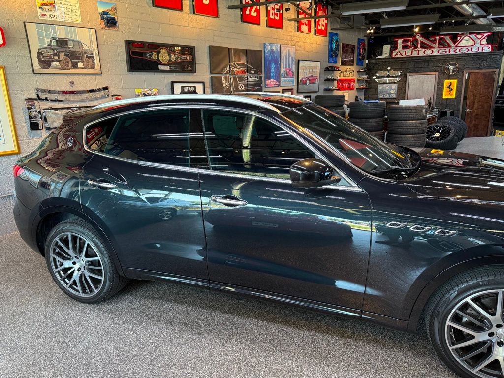 2017 Maserati Levante photo 10