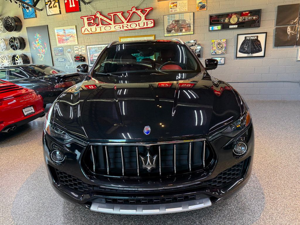 2017 Maserati Levante photo 13