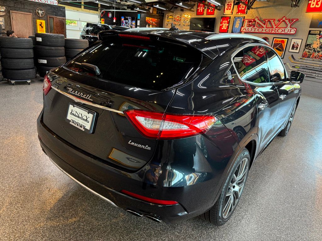 2017 Maserati Levante photo 14