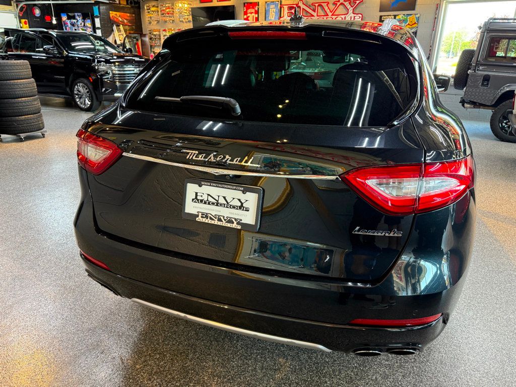 2017 Maserati Levante photo 15