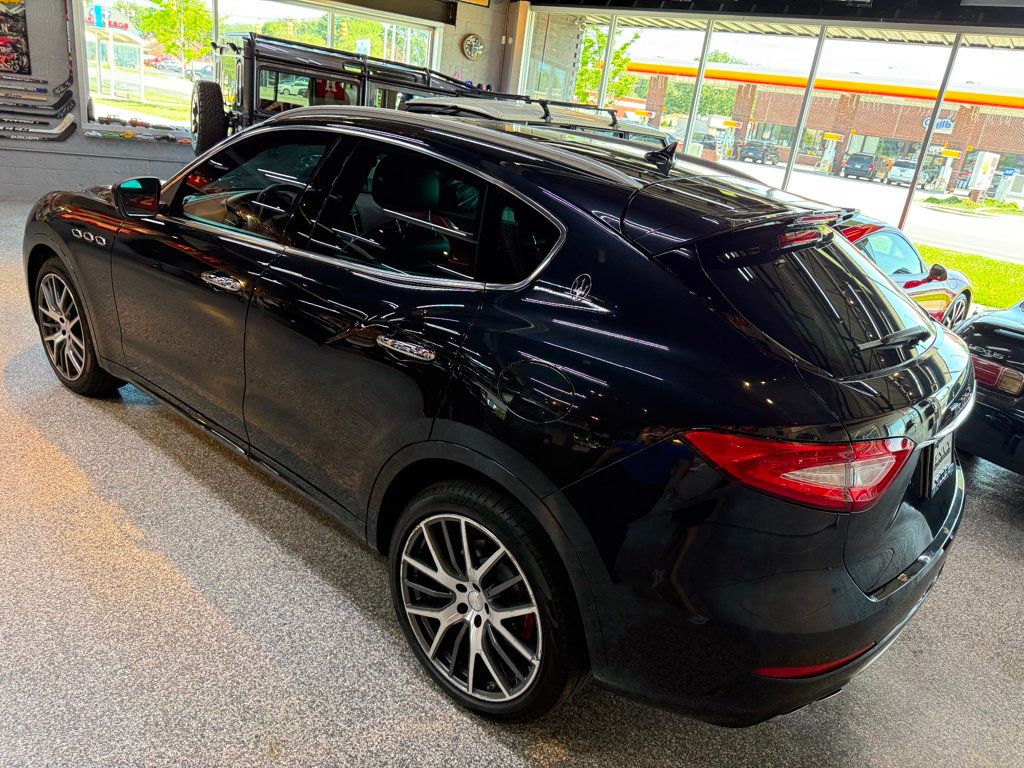 2017 Maserati Levante photo 16
