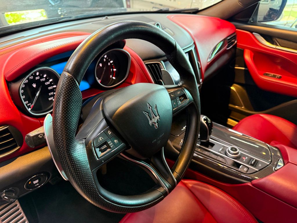 2017 Maserati Levante photo 20