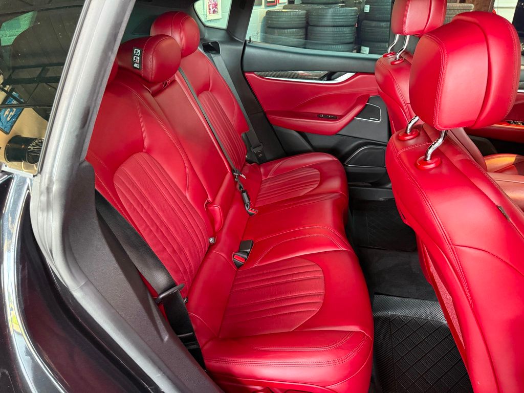 2017 Maserati Levante photo 31