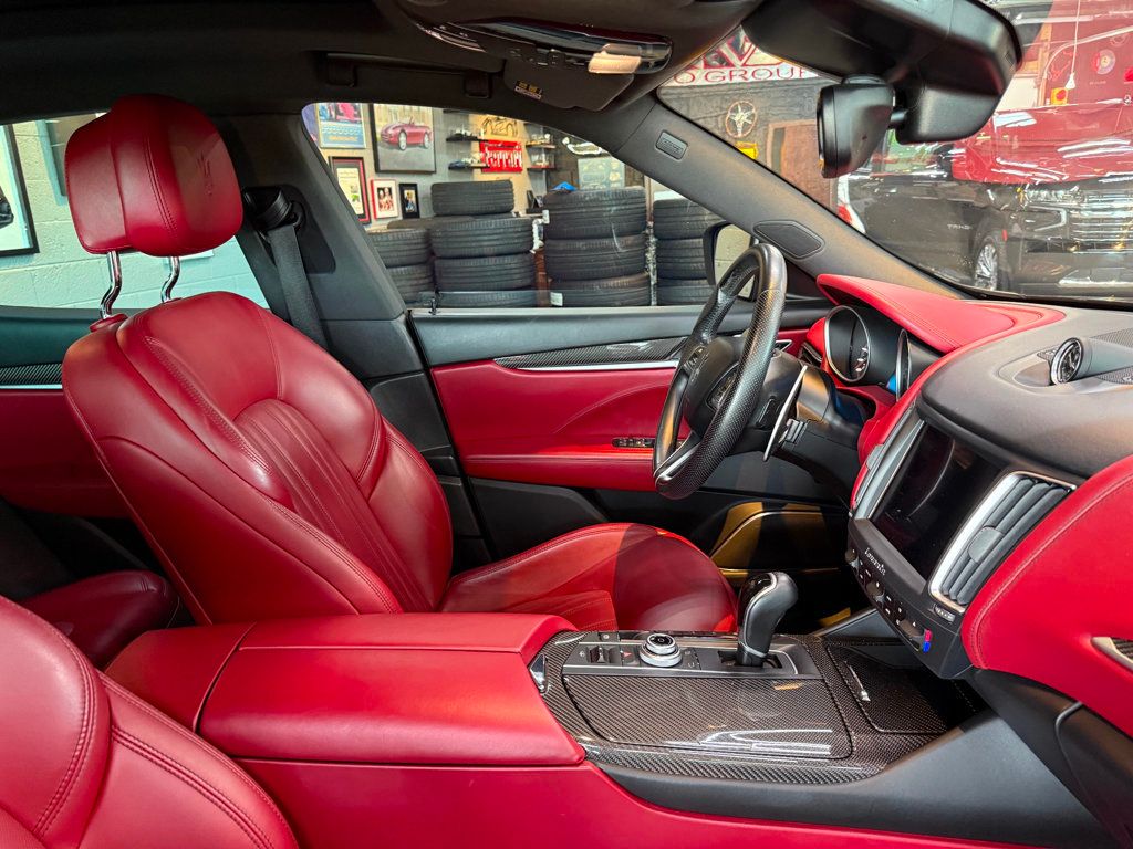 2017 Maserati Levante photo 35