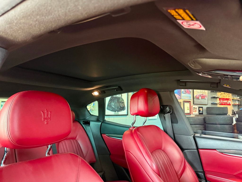 2017 Maserati Levante photo 38
