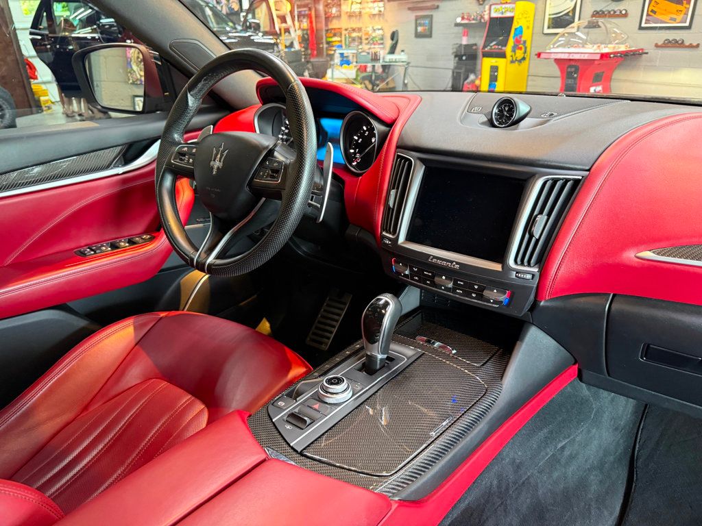 2017 Maserati Levante photo 40