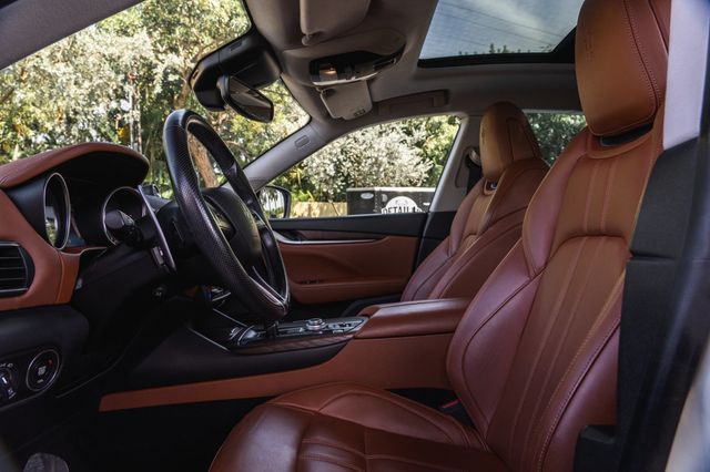 2017 Maserati Levante S 3.0L - 23062450 - 10