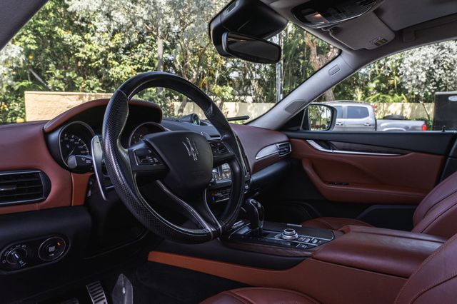 2017 Maserati Levante S 3.0L - 23062450 - 11